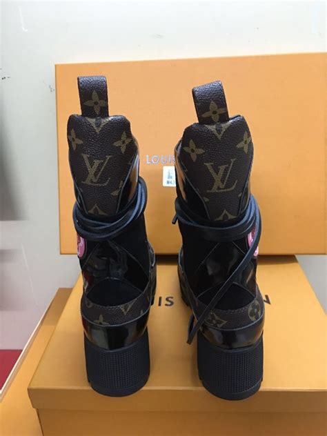 louis vuitton shoes replica men|knockoff louis vuitton boots.